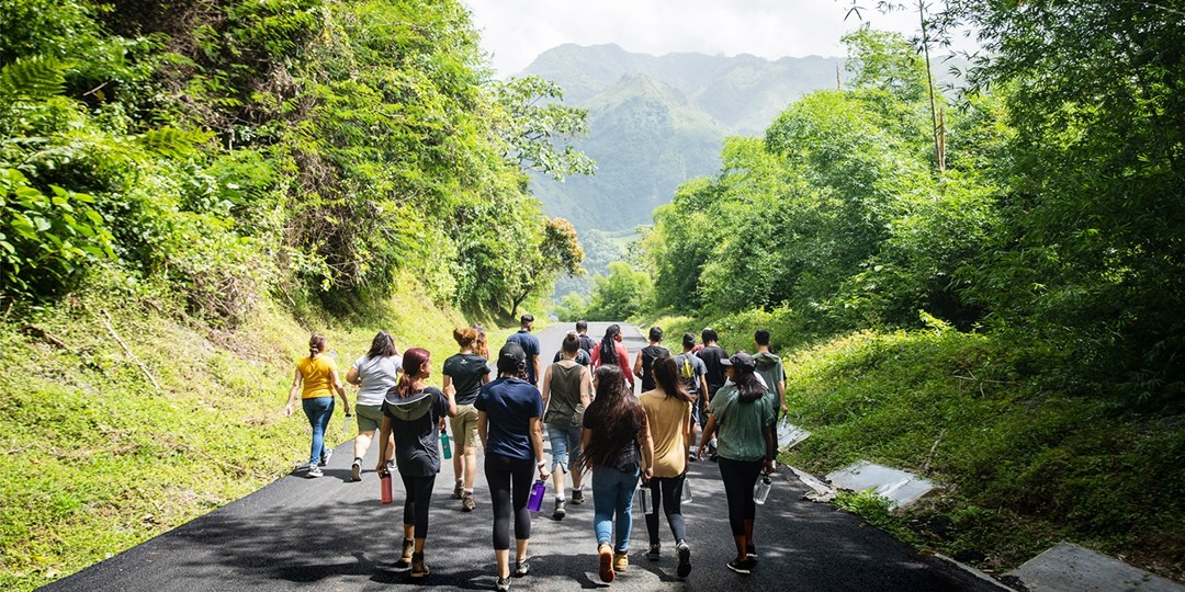 Global Glimpse offers life-changing travel experiences to students ...