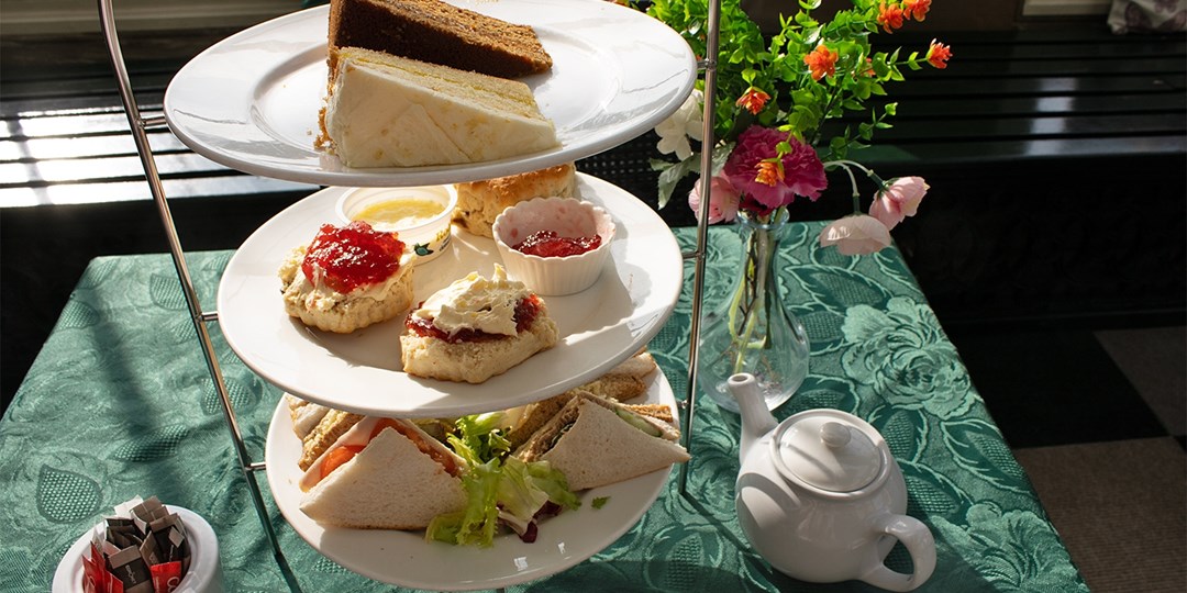 £27—Stoneleigh Abbey grounds entry & afternoon tea for 2 Travelzoo