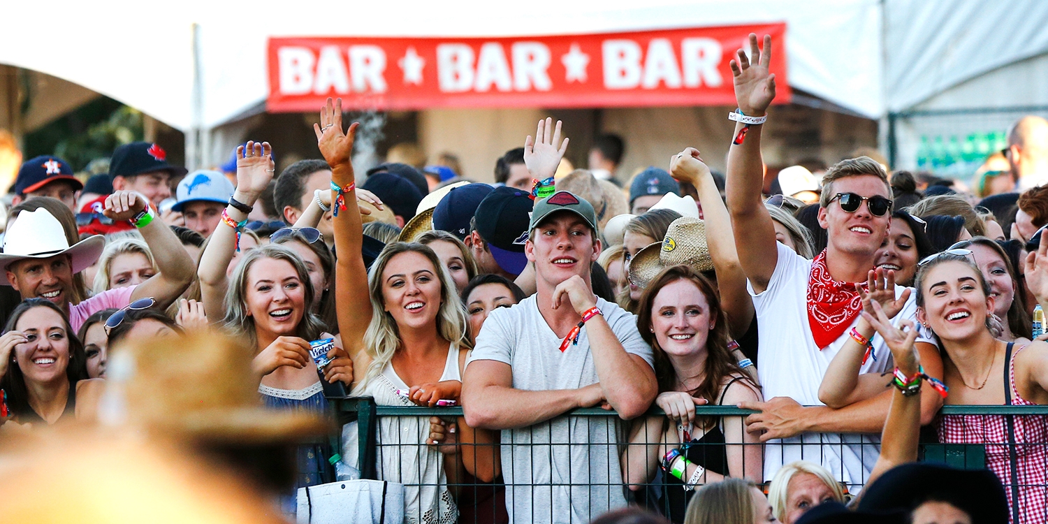 Country Thunder in Calgary w/Miranda Lambert & Jason Aldean Travelzoo