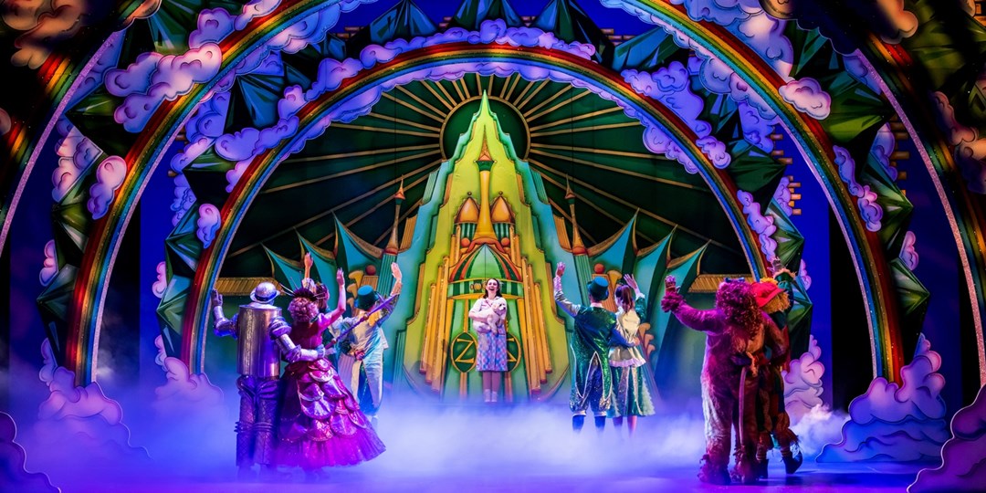 'The Wizard of Oz' pantomime w/'Strictly' star | Travelzoo