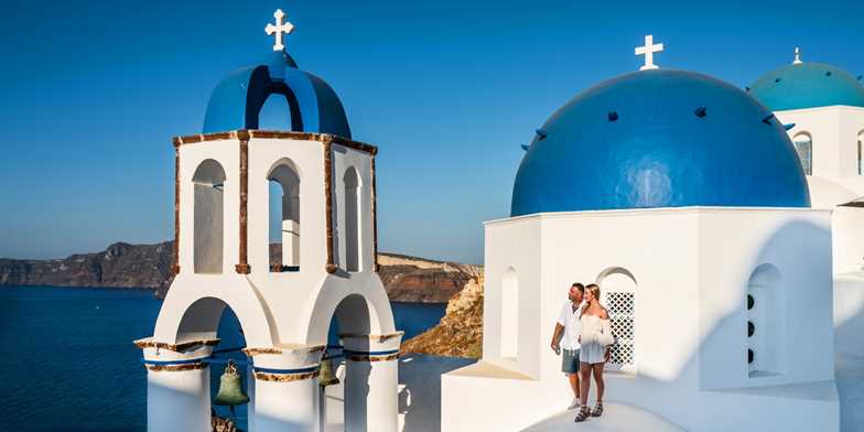 https://ssl.tzoo-img.com/images/tzoo.103676.0.1264874.Santorini_GettyImages-1412470471.jpg?width=392&spr=3