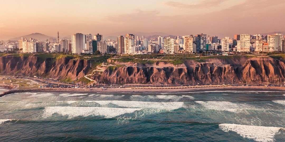 £2499pp—Peru, Amazon & Galapagos 17night tour w/flights Travelzoo