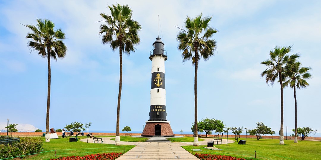 £2499pp—Peru, Amazon & Galapagos 17night tour w/flights Travelzoo