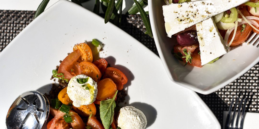 £399pp—Greece lux suite week in Halkidiki w/meals & flights Travelzoo