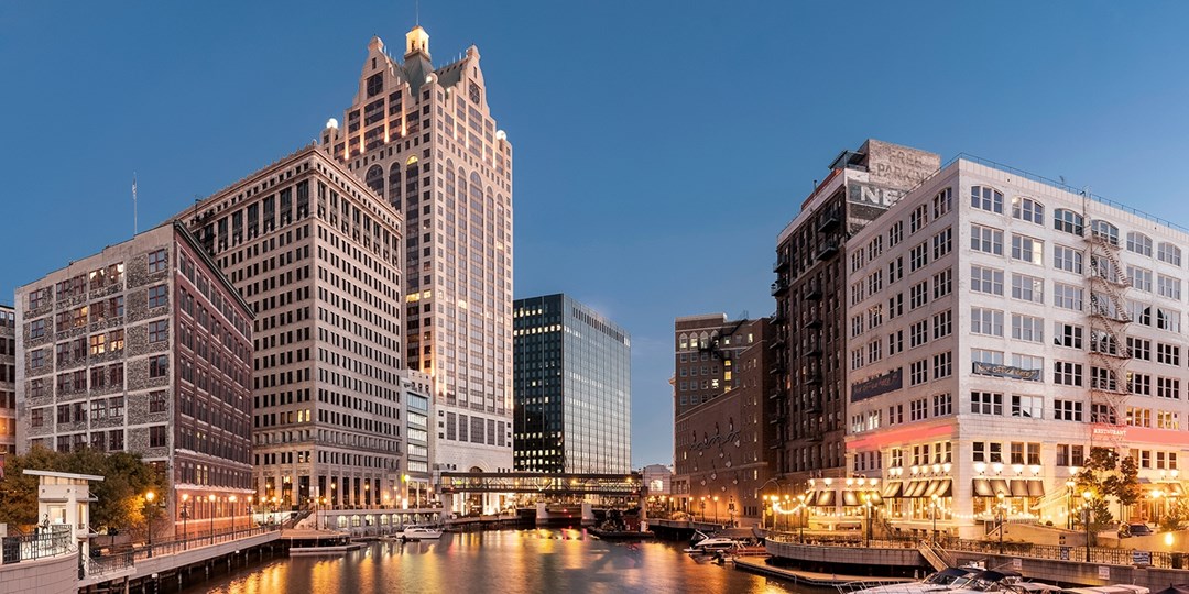 $139 – 'Best Milwaukee Hotel' w/Parking, 55% Off | Travelzoo