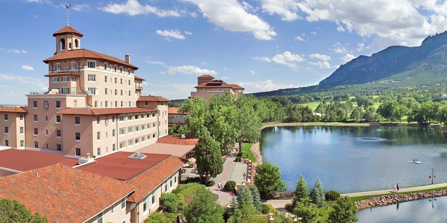 Legendary 5-Star Colorado Springs Hotel | Travelzoo