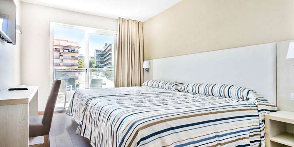 £139pp—costa Dorada: 4 Nights Inc Meals, From The Midlands 