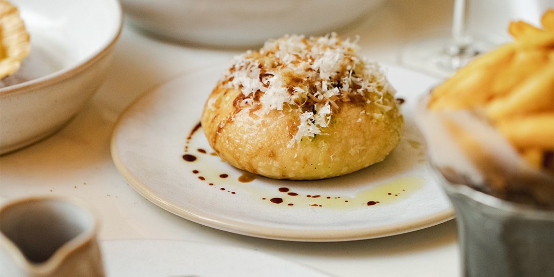 £97 Harrods 3course steak dinner with champagne for 2 Travelzoo