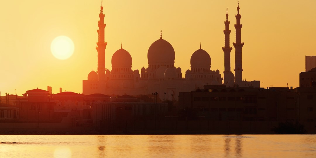 ab 799 €—1 Woche Abu Dhabi mit 5*Hotel & Flug, 440 € Travelzoo