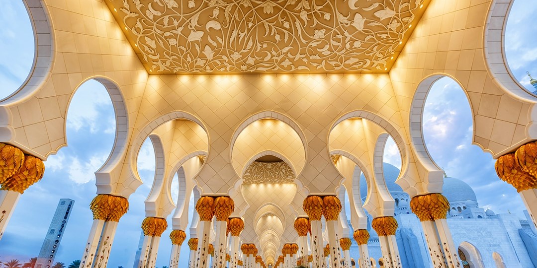 ab 799 €—1 Woche Abu Dhabi mit 5*Hotel & Flug, 440 € Travelzoo