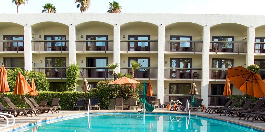 Downtown Palm Springs Hotel incl. Upgraded Room Travelzoo