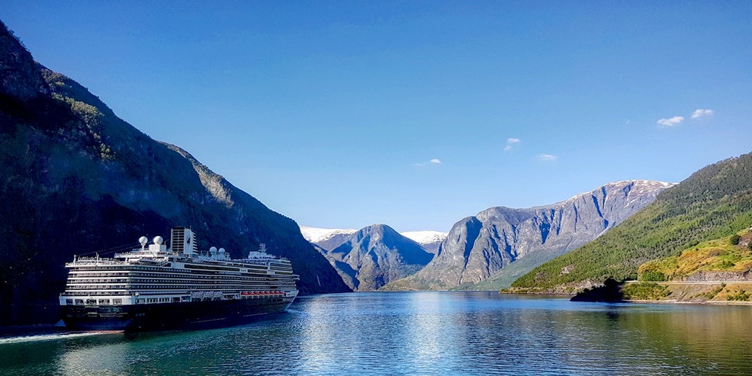 Norway's Fjords Cruise w/Drinks & Air from NYC Travelzoo