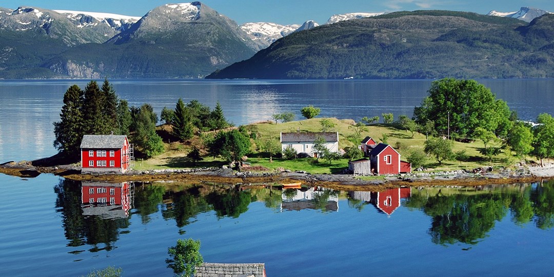 Norway's Fjords Cruise w/Drinks & Air from NYC | Travelzoo