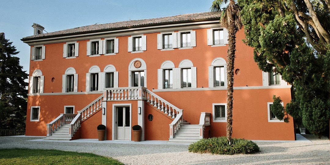 1859 دولارًا – عقار النبيذ الإيطالي: إقامة في جناح لمدة 3 ليالٍ مع وجبة الإفطار