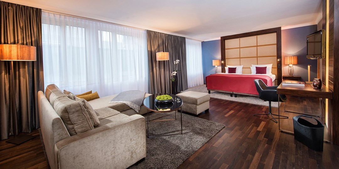 ab 199 € BerlinToplage Große Suite im Luxushotel, 59 Travelzoo
