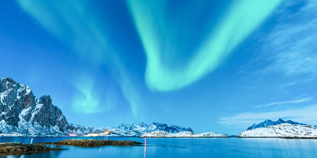 4night Iceland break w/3 excursions, inc Northern Lights Travelzoo