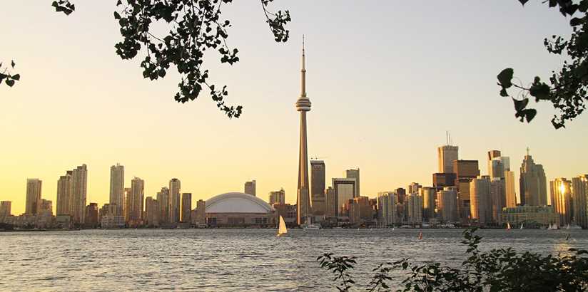 5 Tips For Visiting Toronto S Cn Tower Travelzoo