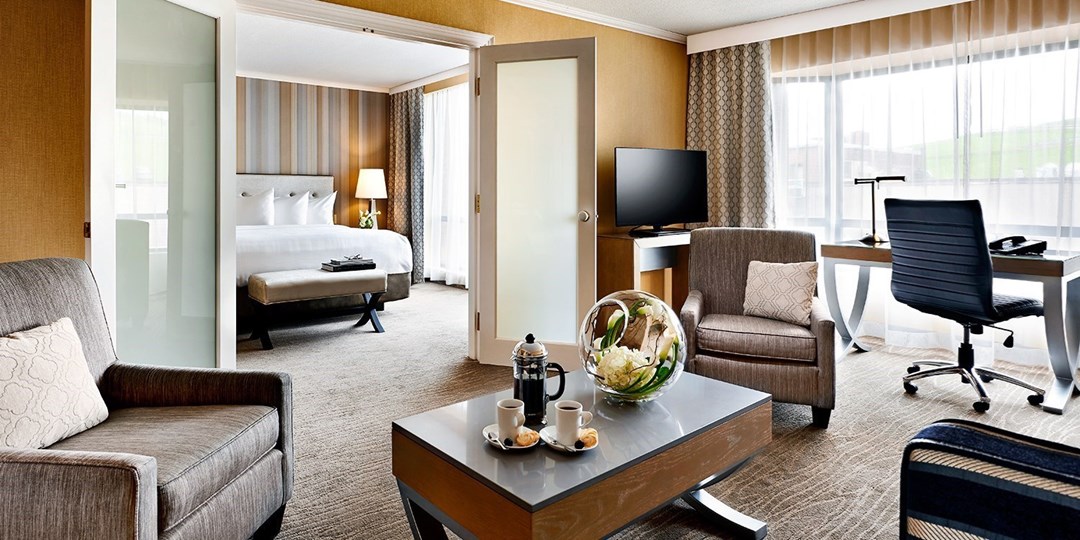 Toronto Hotels Deals Travelzoo