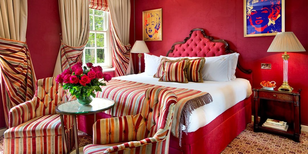 £449pp—'Grand' 5star Guernsey break w/2AARosette dinner Travelzoo