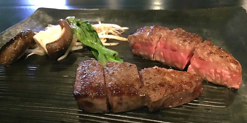 覆面辛口レビュー 鉄板焼き 夜景一望カウンター 圧巻パフォーマンス いざ鉄板旅行へ トラベルズー