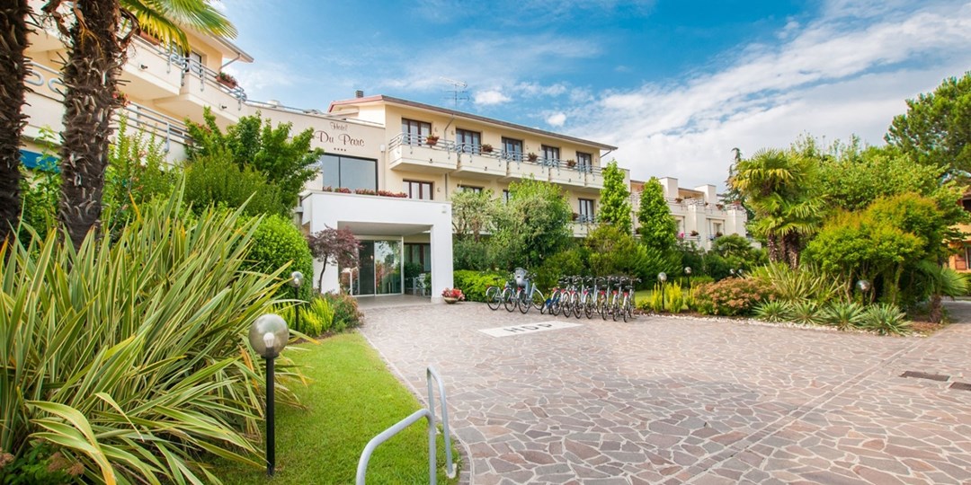 £1299pp—2022 Allinc Greece cruise & Lake Garda stay Travelzoo