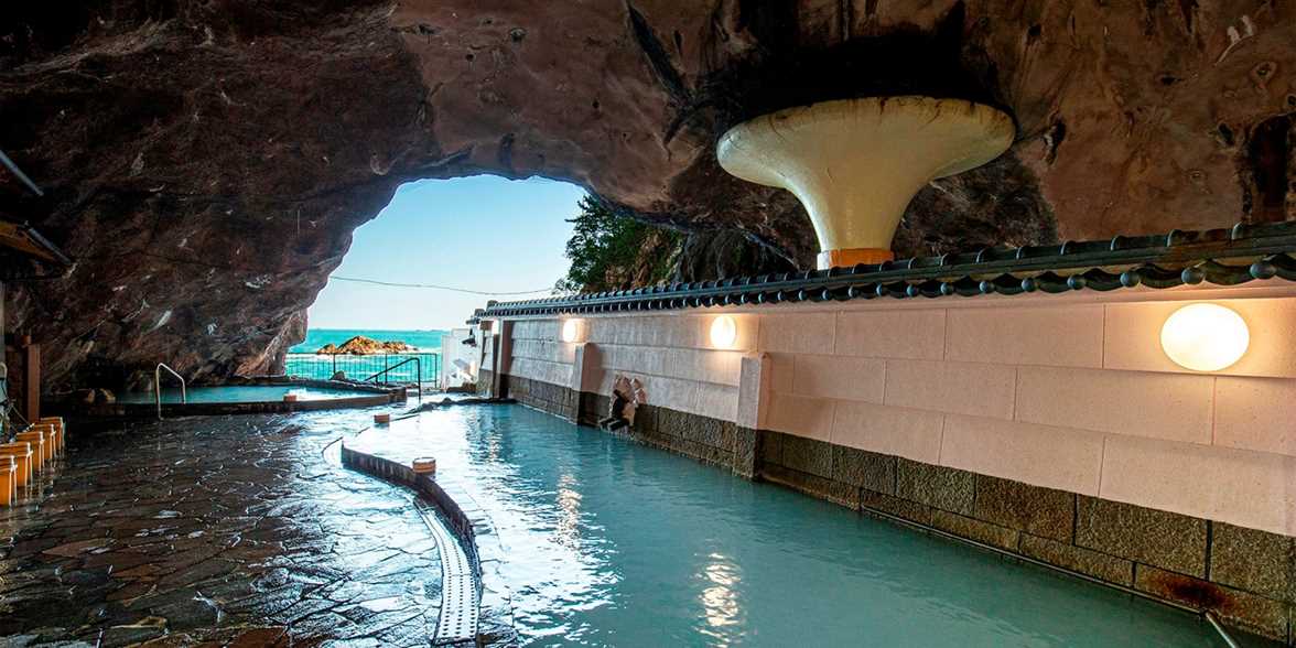 世界遺産熊野古道の拠点 那智勝浦温泉2日間 海望む大洞窟風呂備える宿泊2食付 新幹線のぞみ 特急込 トラベルズー 世界遺産熊野古道の拠点 那智勝浦温泉2日間 海望む大洞窟風呂備える宿泊2食付 新幹線のぞみ 特急込 トラベルズー