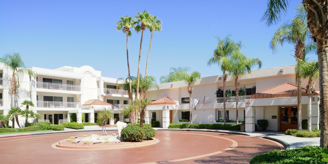 Palm Springs FamilyFriendly Resort, 20 Off Travelzoo