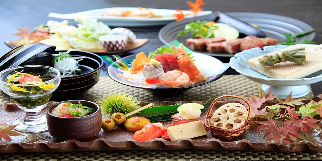 都心70分熱海温泉宿 オーシャンビュー客室×鉄板料理付き会席含む2食 土曜同額も トラベルズー