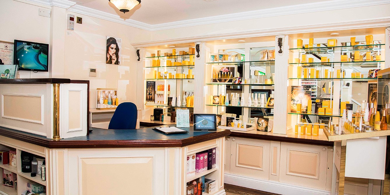 £59 Alton Towers spa experience w/massage, lunch & bubbly Travelzoo