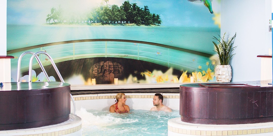 £45 Alton Towers Spa massage, lunch & facilities access Travelzoo