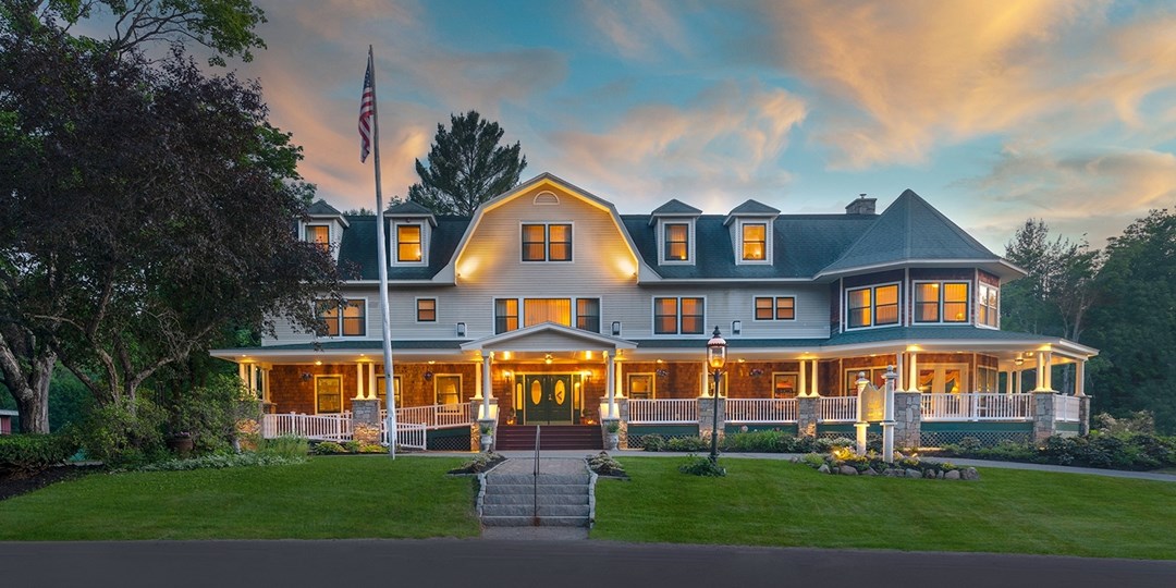 179 New Hampshire 'Top Hotel for Romance,' Save 100 Travelzoo
