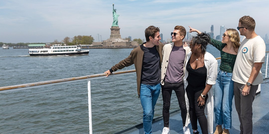 Save 20—Sightseeing & dining cruises in NYC Travelzoo