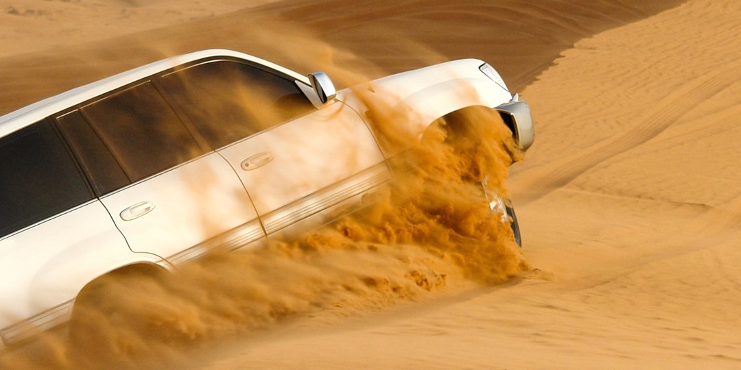 £999pp—Abu Dhabi & Dubai holiday w/QE2 & desert experiences Travelzoo