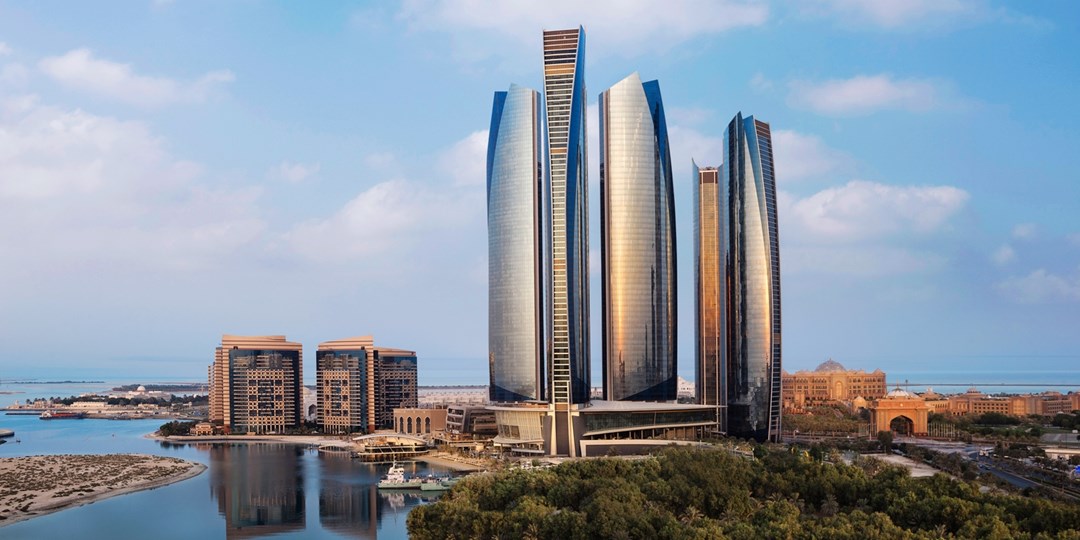 £999pp—‘Lavish’ Abu Dhabi beach holiday w/meals & helicopter Travelzoo