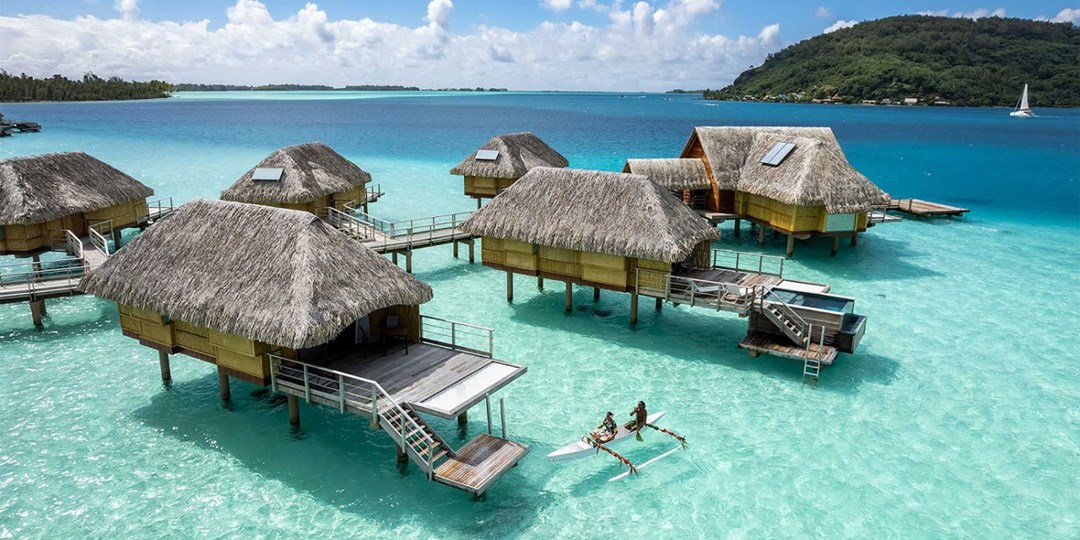 $4595 & up—2 islands, 7 nights: Tahiti and Bora Bora w/air | Travelzoo