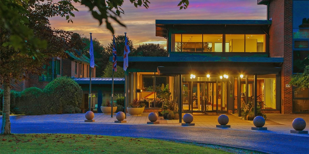 £89—Winchester spa package with treatments, bubbly & lunch Travelzoo