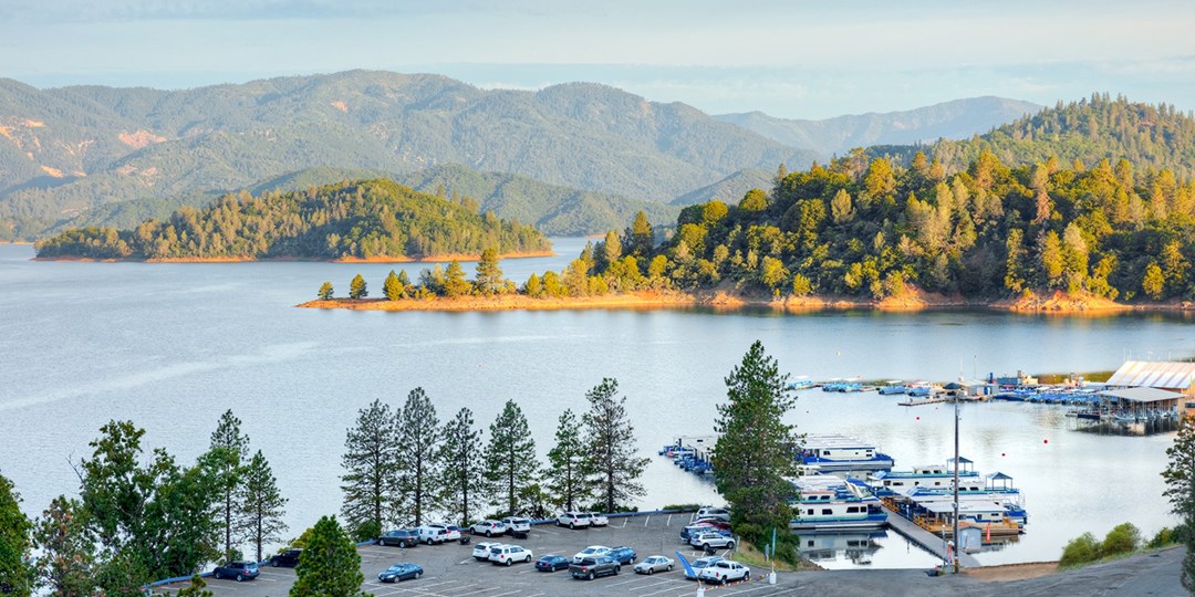 $299 – 2-Night Lake Shasta Getaway, Save 40% | Travelzoo