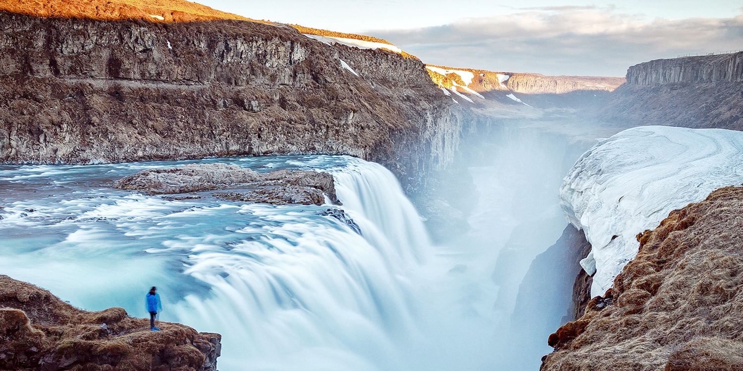 Iceland Escape w/Northern Lights Hunt & Flights Travelzoo