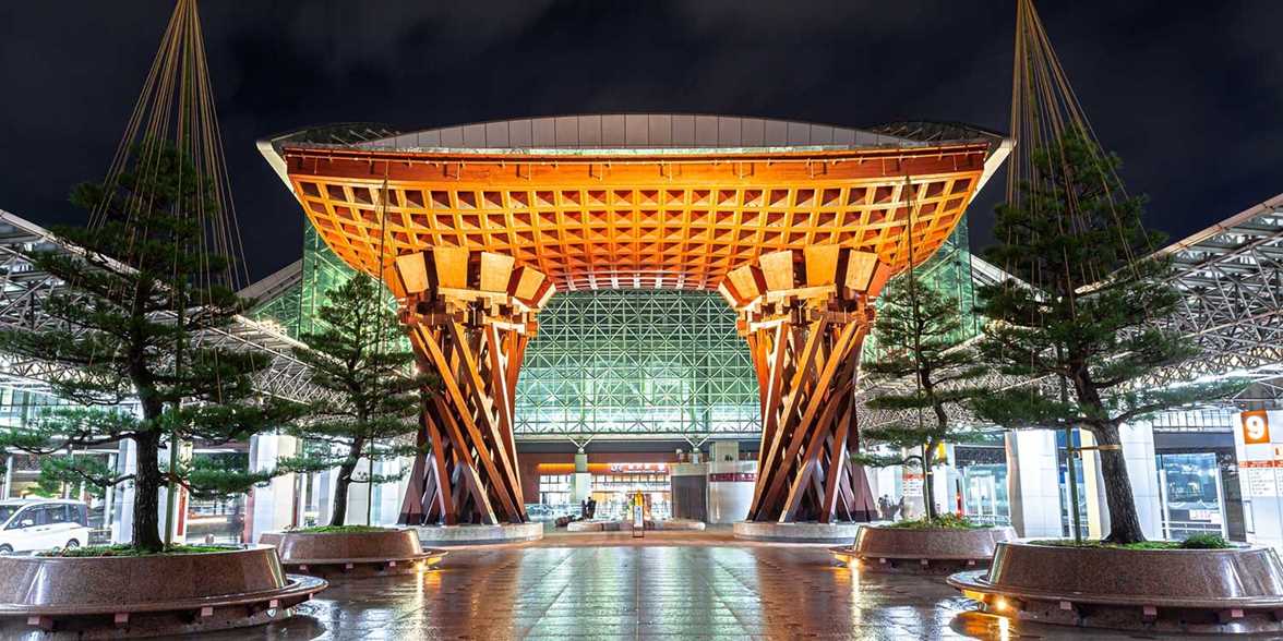 大阪発 冬の金沢3日間 駅徒歩圏シルキーバス含む大浴場付ホテル泊 時間帯選べる特急サンダーバード込 トラベルズー