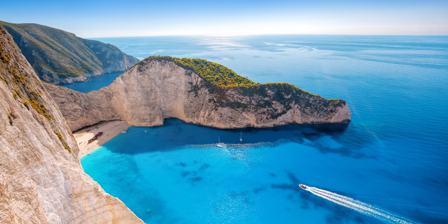 10 Amazing Places With The Clearest Blue Water