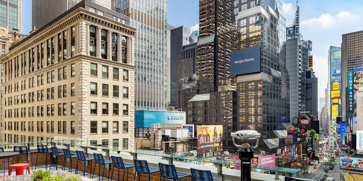 $125—Times Square member-favorite hotel w/drinks -- New York City, NY