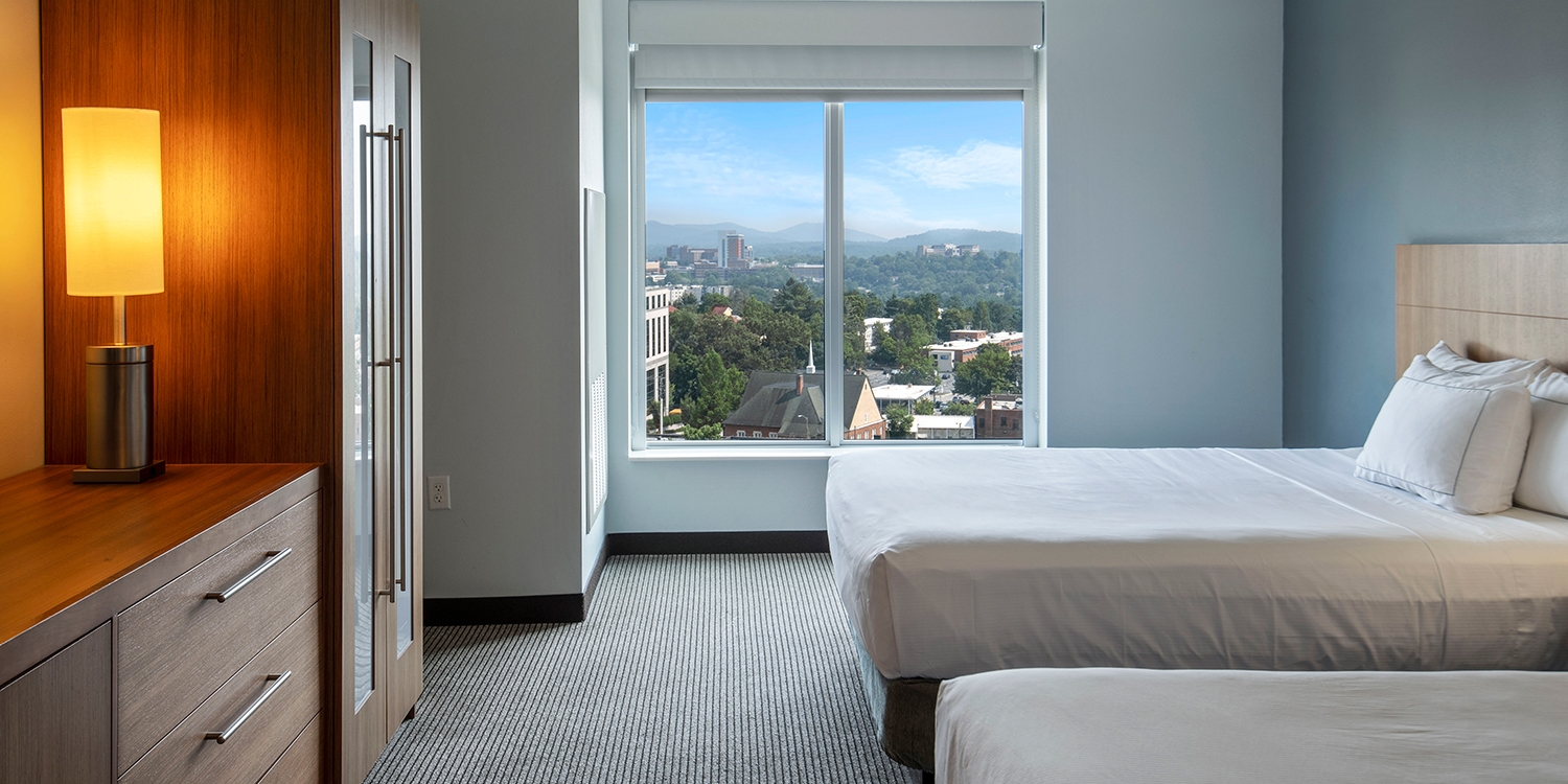 119 Up Downtown Asheville Hotel Through August Travelzoo   Tzoo.hd.128054.10450.1198849.DoubleTreeAsheville 