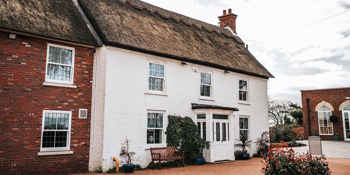 Stallingborough Grange is an elegant thatched cottage hotel dating back to the 18th century