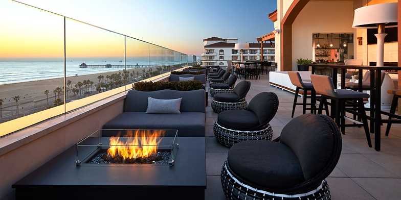 The Waterfront Beach Resort A Hilton Hotel Travelzoo