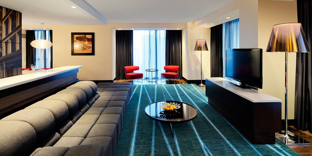 Radisson Blu Aqua Hotel, Chicago | Travelzoo