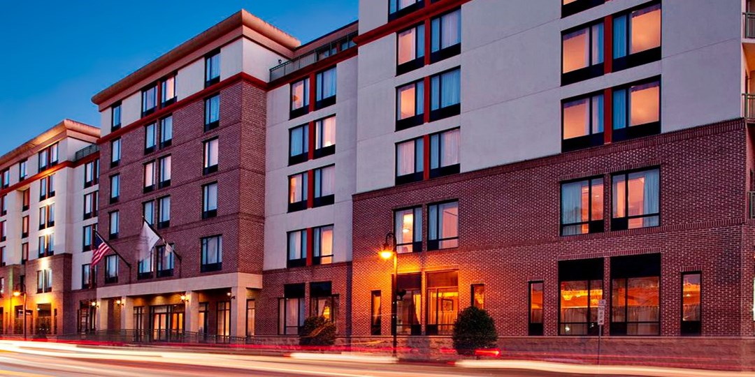 DoubleTree by Hilton Hotel Savannah Historic District Travelzoo