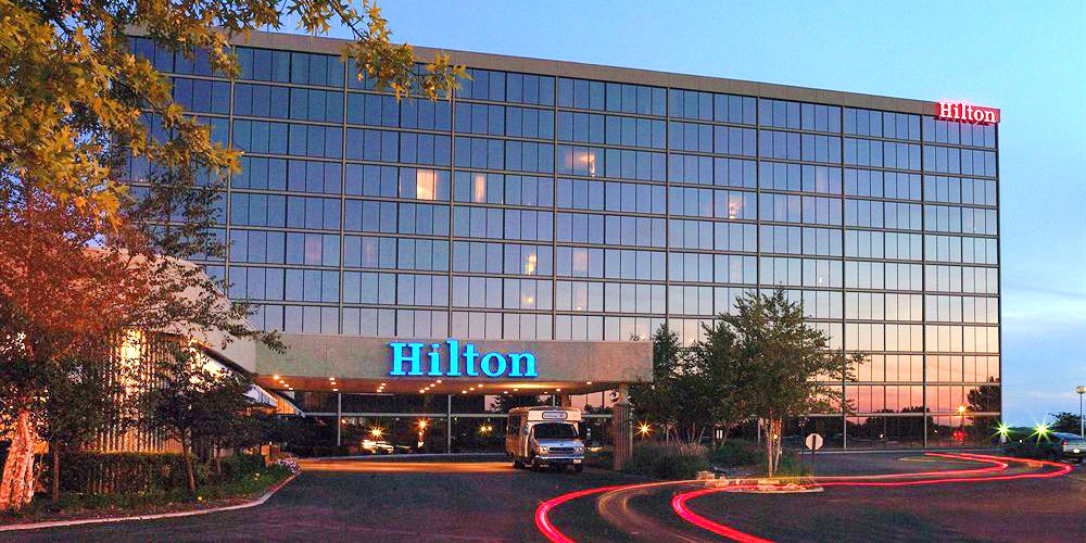 address for hilton hotel by airport in kansas city, mo